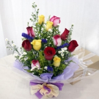 12 Mixed Roses Bouquet